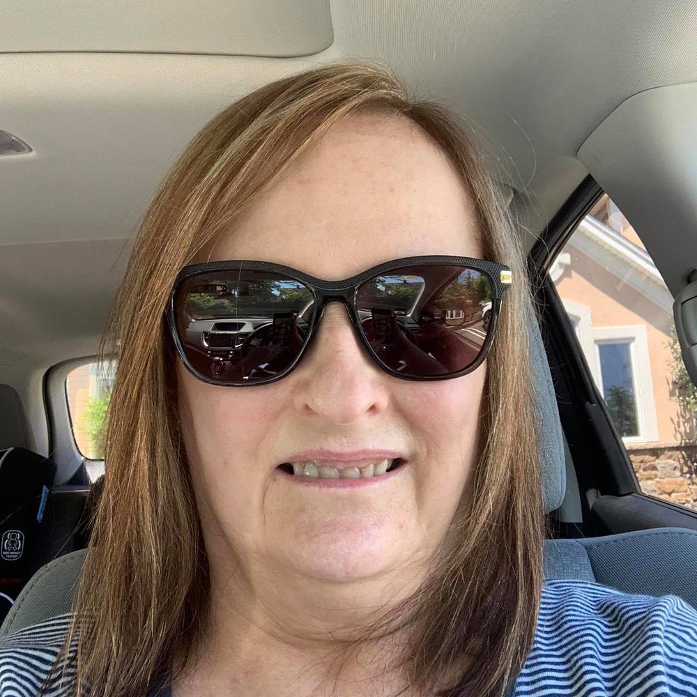 Meet your Posher, Lorrie